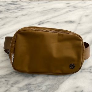 Lululemon Everywhere Belt Bag